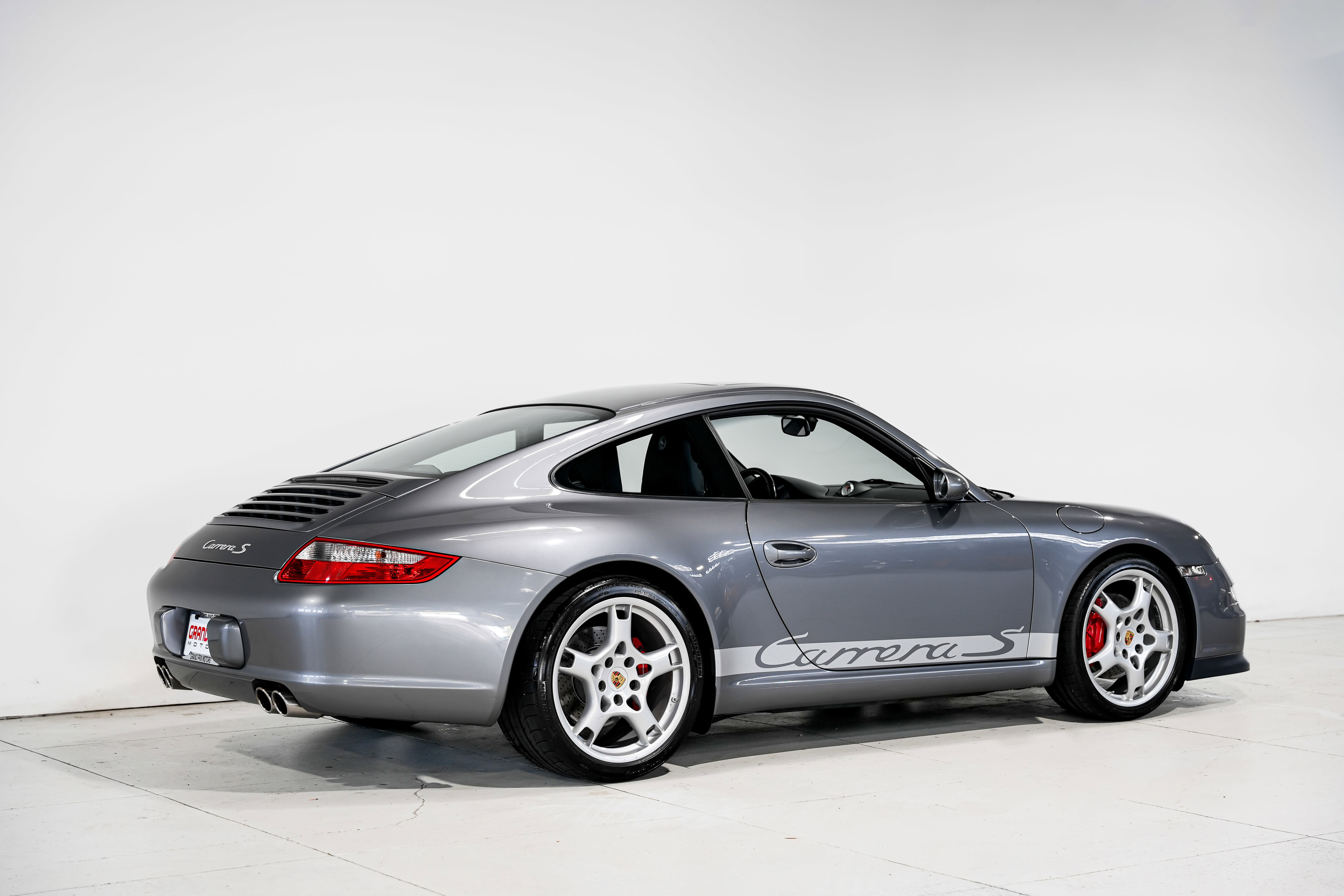Used 2005 Porsche 911 Carrera S RWD image 3