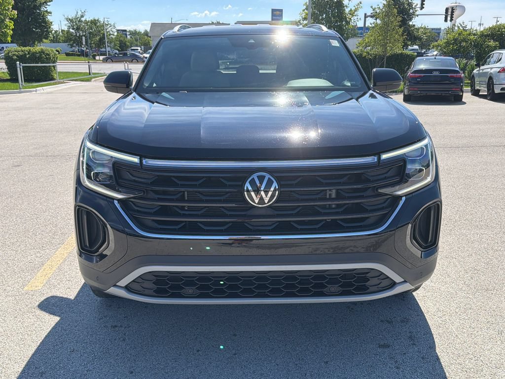 Certified 2024 Volkswagen Atlas Cross Sport SE FWD image 2