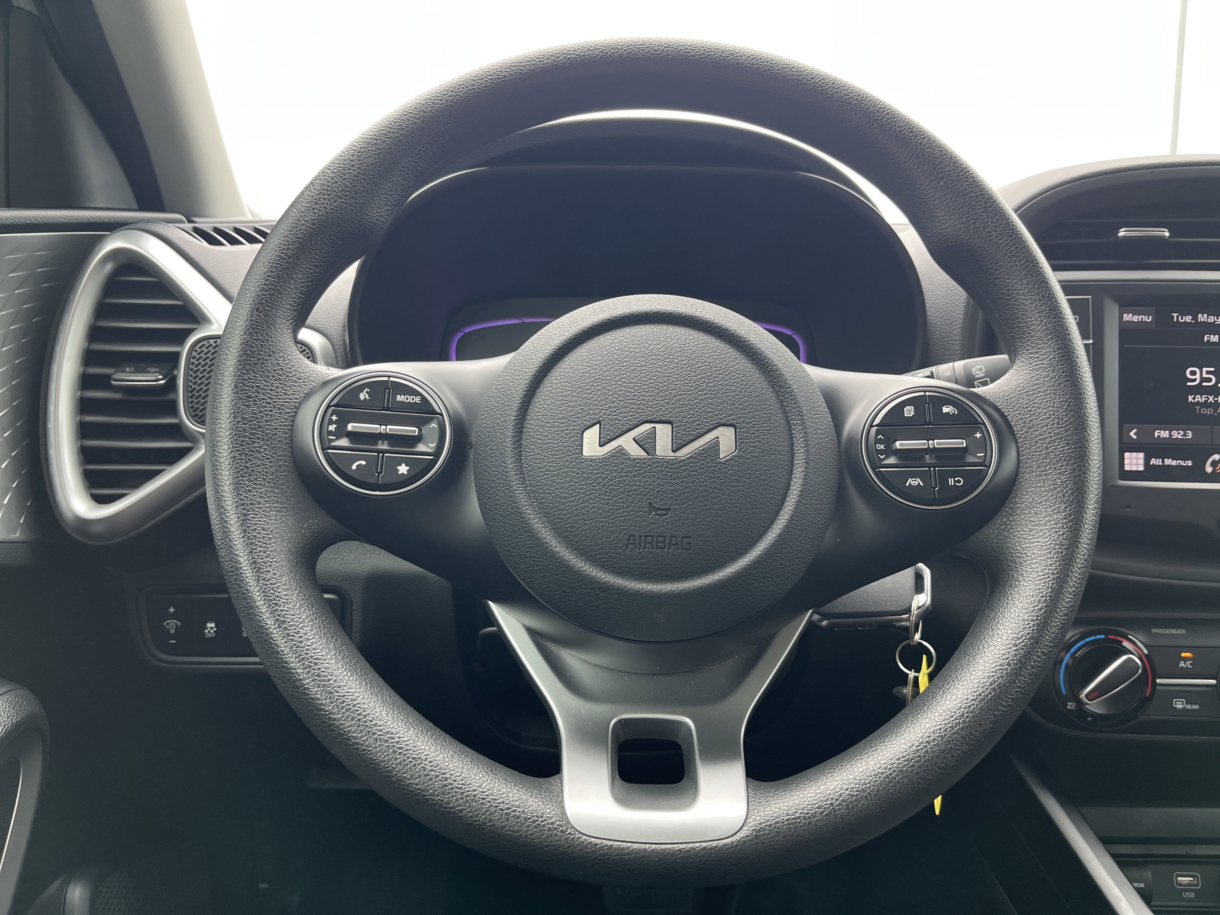 Used 2023 Kia Soul LX FWD image 7