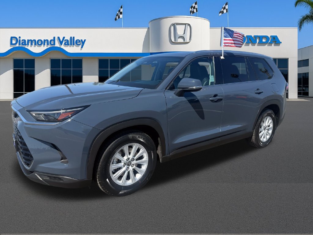 Used 2025 Toyota Grand Highlander FWD image 3