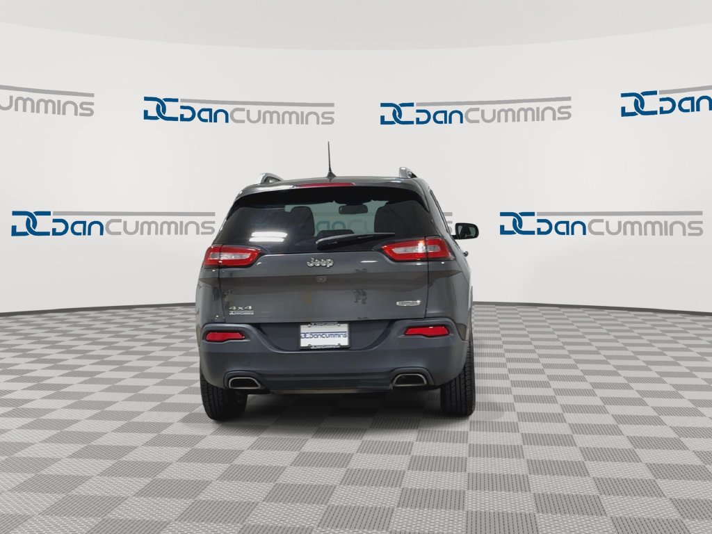 Used 2016 Jeep Cherokee Latitude w/ Cold Weather Group AWD/4WD image 7