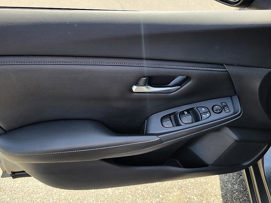 Used 2020 Nissan Sentra SV w/ Electronics Package image 9