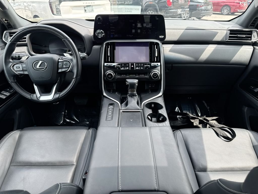 Used 2024 Lexus LX 600 4WD w/ Luxury Package image 25