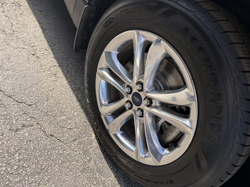 Used 2015 Ford Edge SEL w/ Equipment Group 201A AWD/4WD image 10