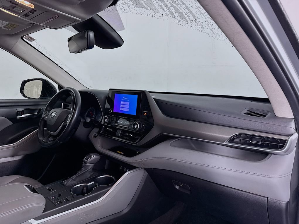 Used 2023 Toyota Highlander XLE image 30