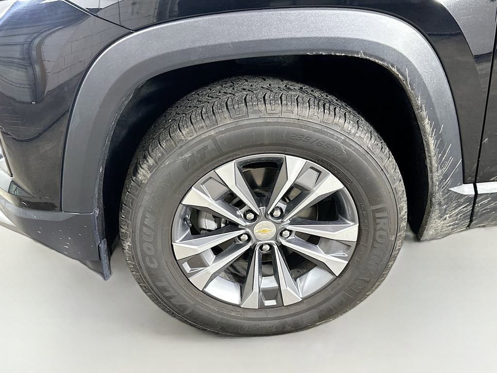 Used 2025 Chevrolet Equinox LT w/ Convenience Package II image 8