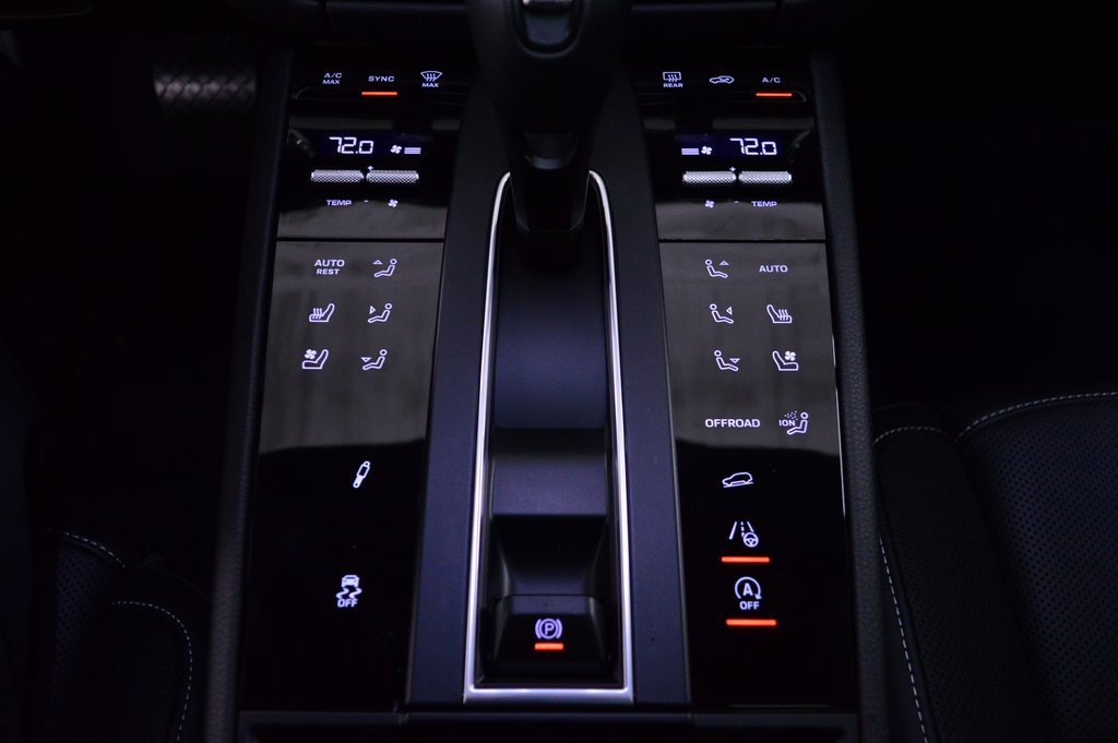 Used 2025 Porsche Macan image 34