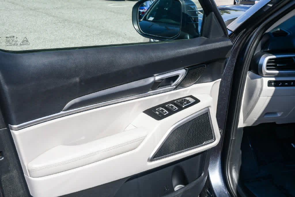 Used 2021 Kia Telluride S FWD image 27
