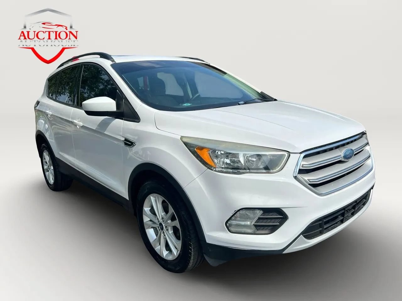 Used 2018 Ford Escape SE FWD image 3