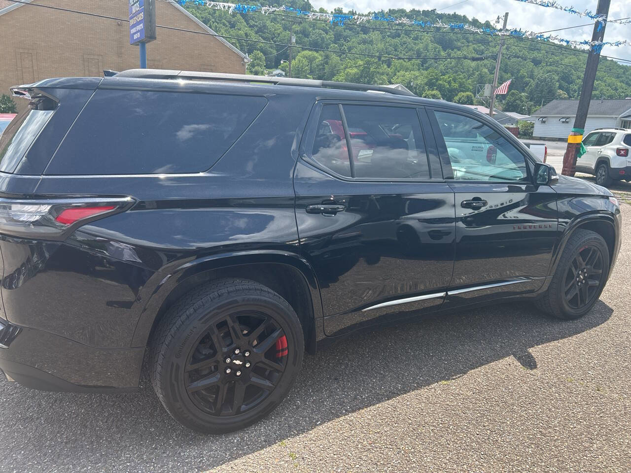 Used 2019 Chevrolet Traverse Premier w/ Redline Edition image 3