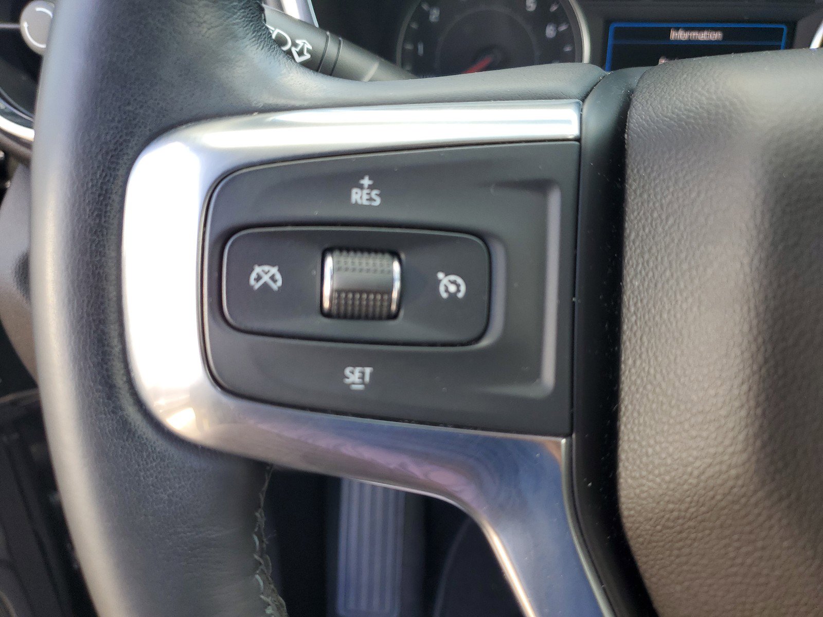 Used 2019 Chevrolet Blazer LT image 16