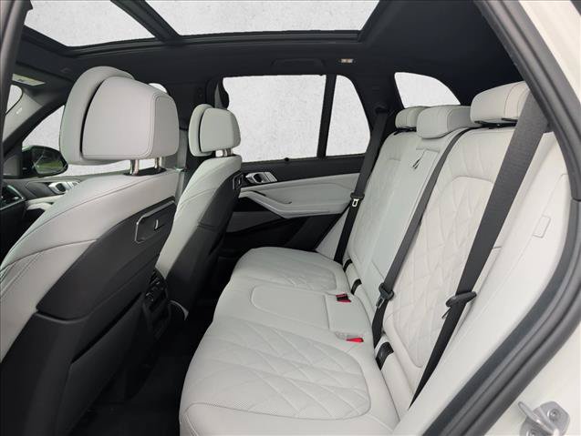Used 2025 BMW X5 xDrive50e w/ M Sport Package AWD/4WD image 19