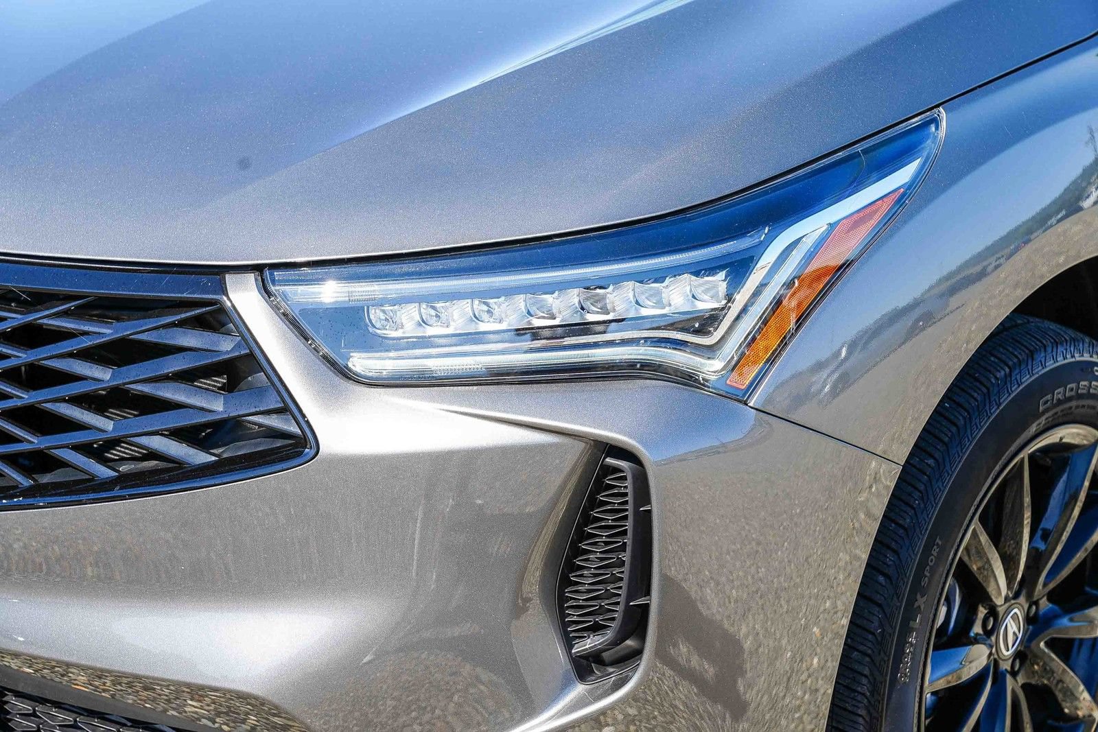 Used 2025 Acura RDX SH-AWD image 8