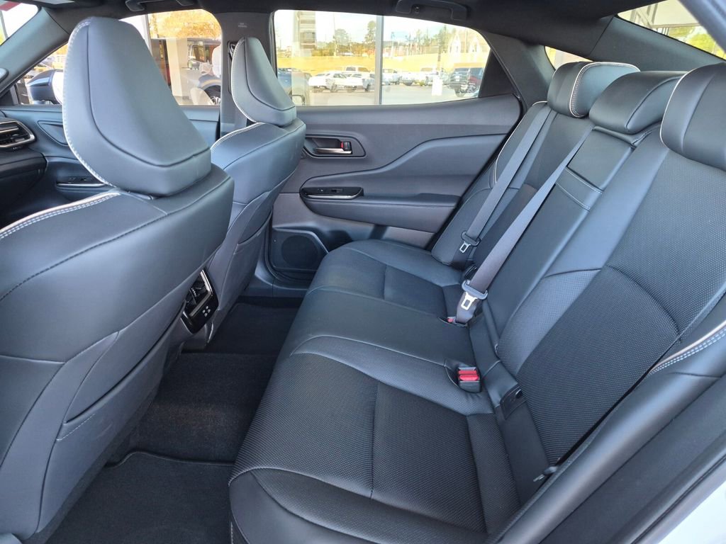Used 2025 Toyota Crown Platinum w/ Carpet Mat Package (TMS) AWD/4WD image 11