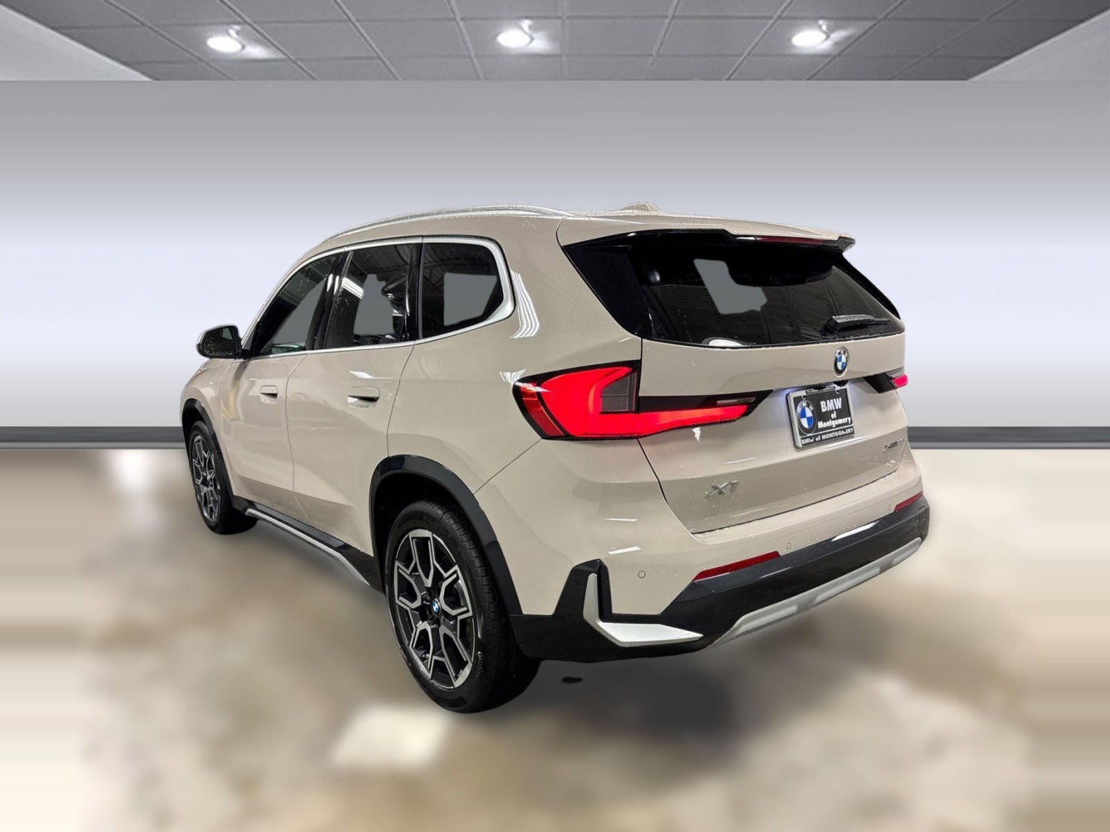 Used 2026 BMW X1 xDrive28i w/ Convenience Package image 3