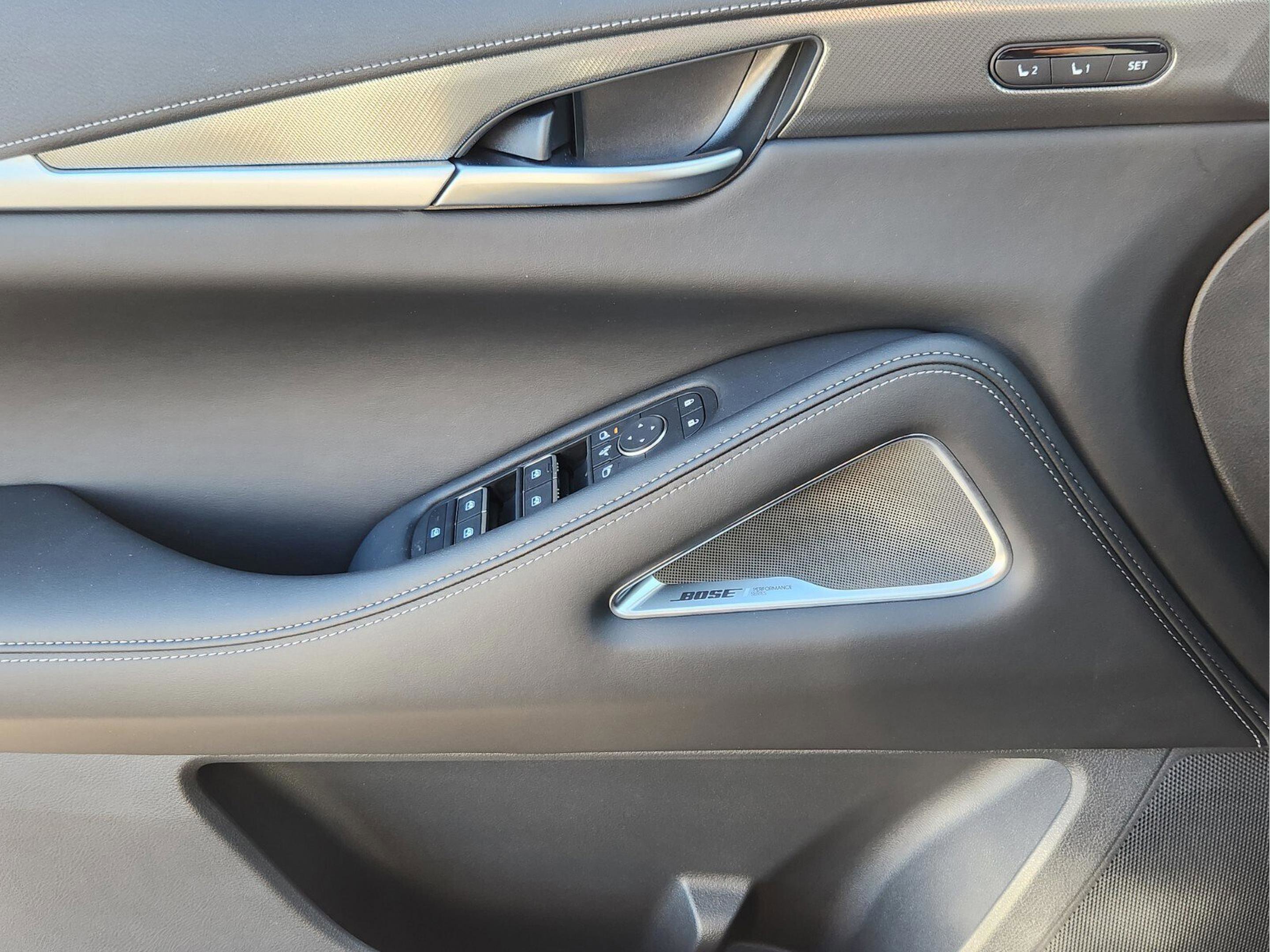 Certified 2025 INFINITI QX60 Luxe image 12