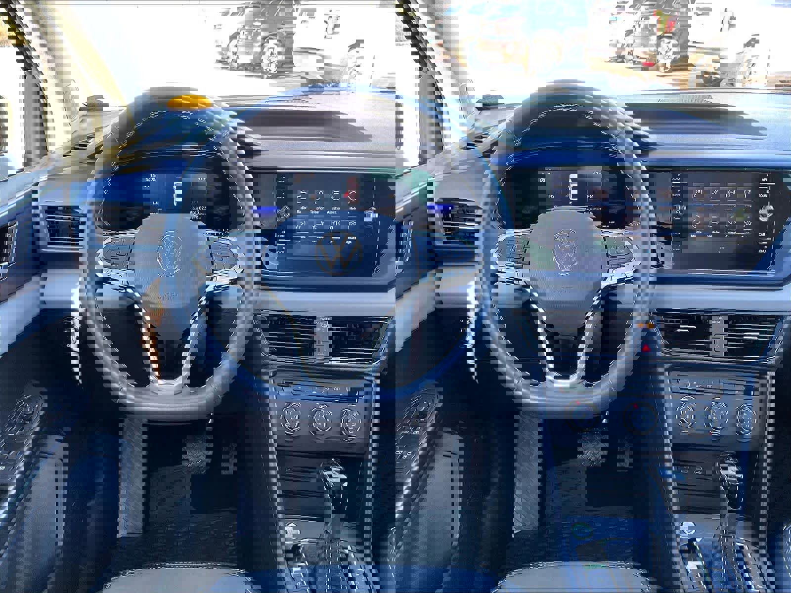 Used 2022 Volkswagen Taos SE w/ Panoramic Sunroof Package image 18