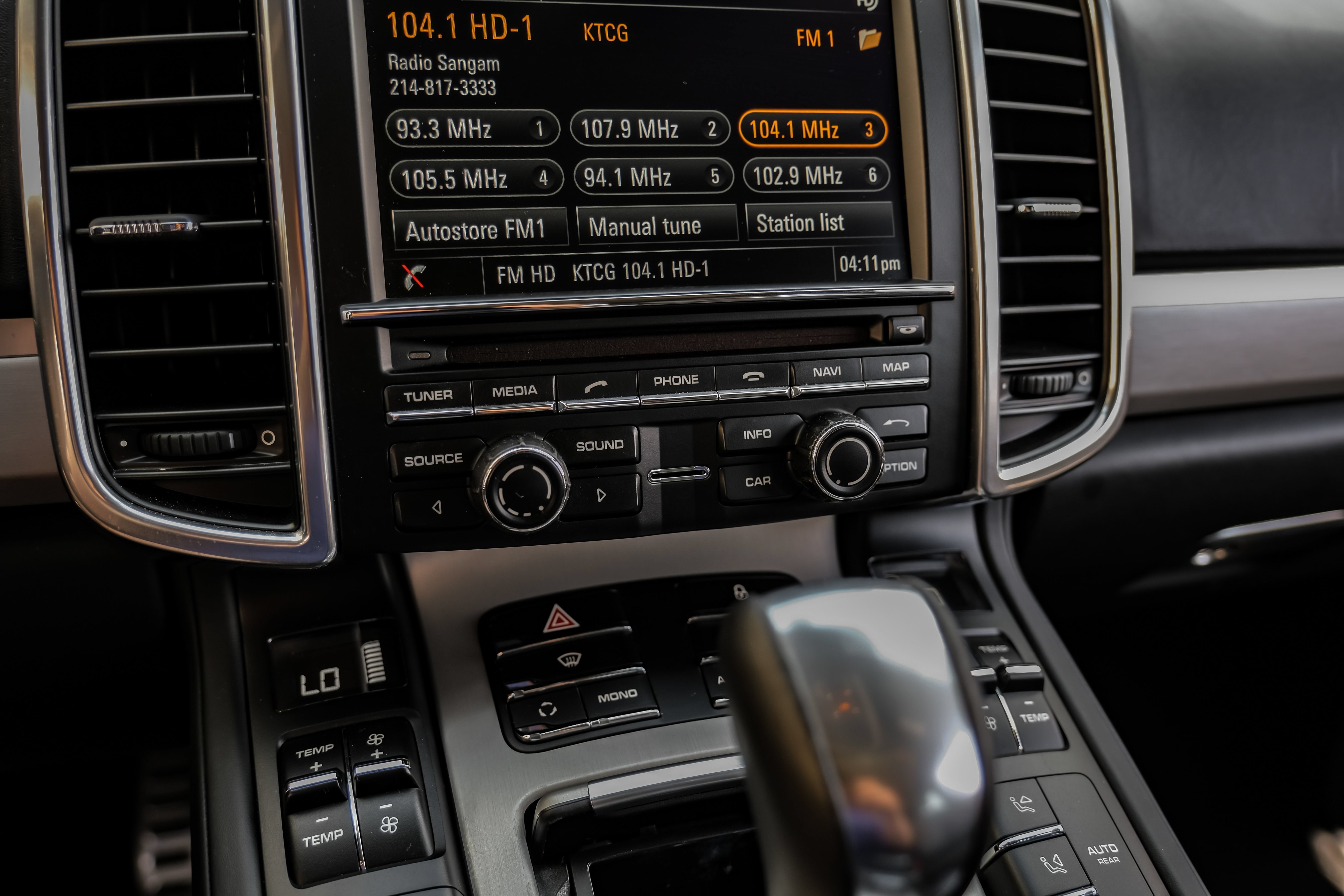 Used 2013 Porsche Cayenne Turbo AWD/4WD image 26