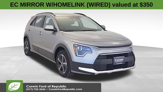Used 2024 Kia Niro LX image 1