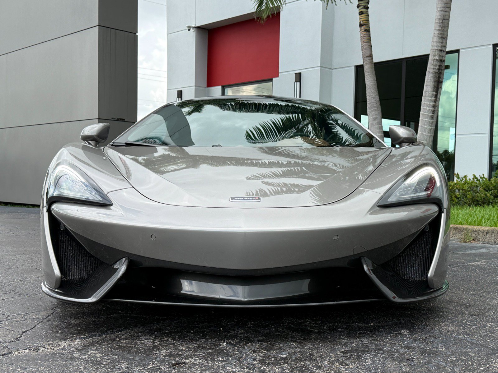 Used 2017 McLaren 570S RWD image 8