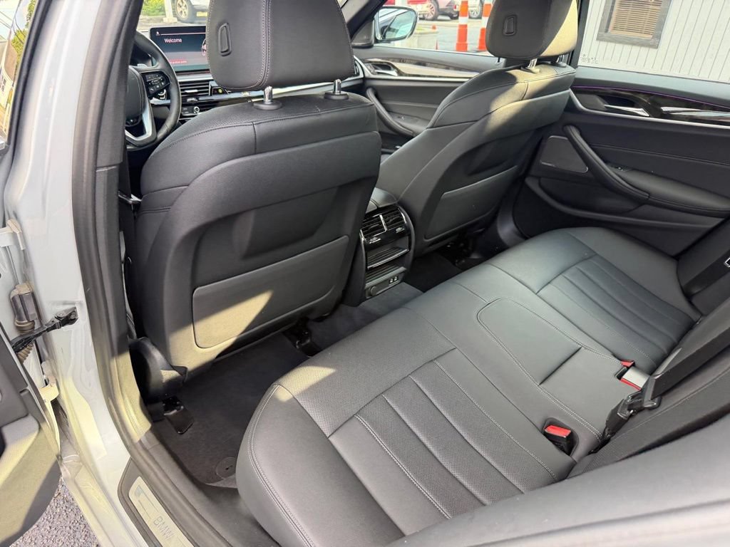 Used 2021 BMW 530i xDrive w/ Premium Package AWD/4WD image 18