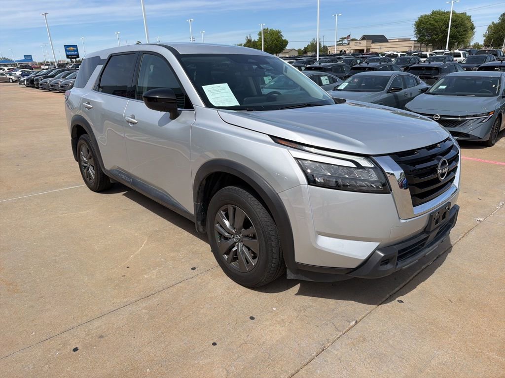 Used 2024 Nissan Pathfinder S FWD image 7