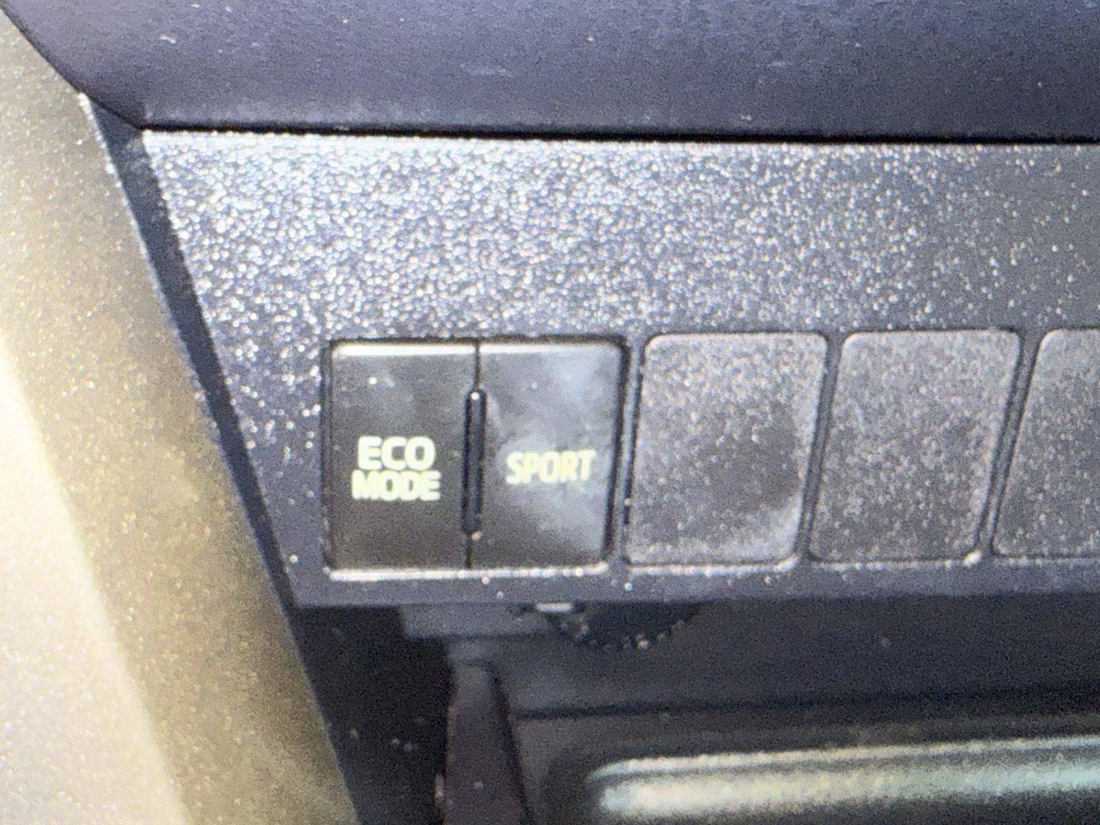 Used 2013 Toyota RAV4 LE FWD image 21