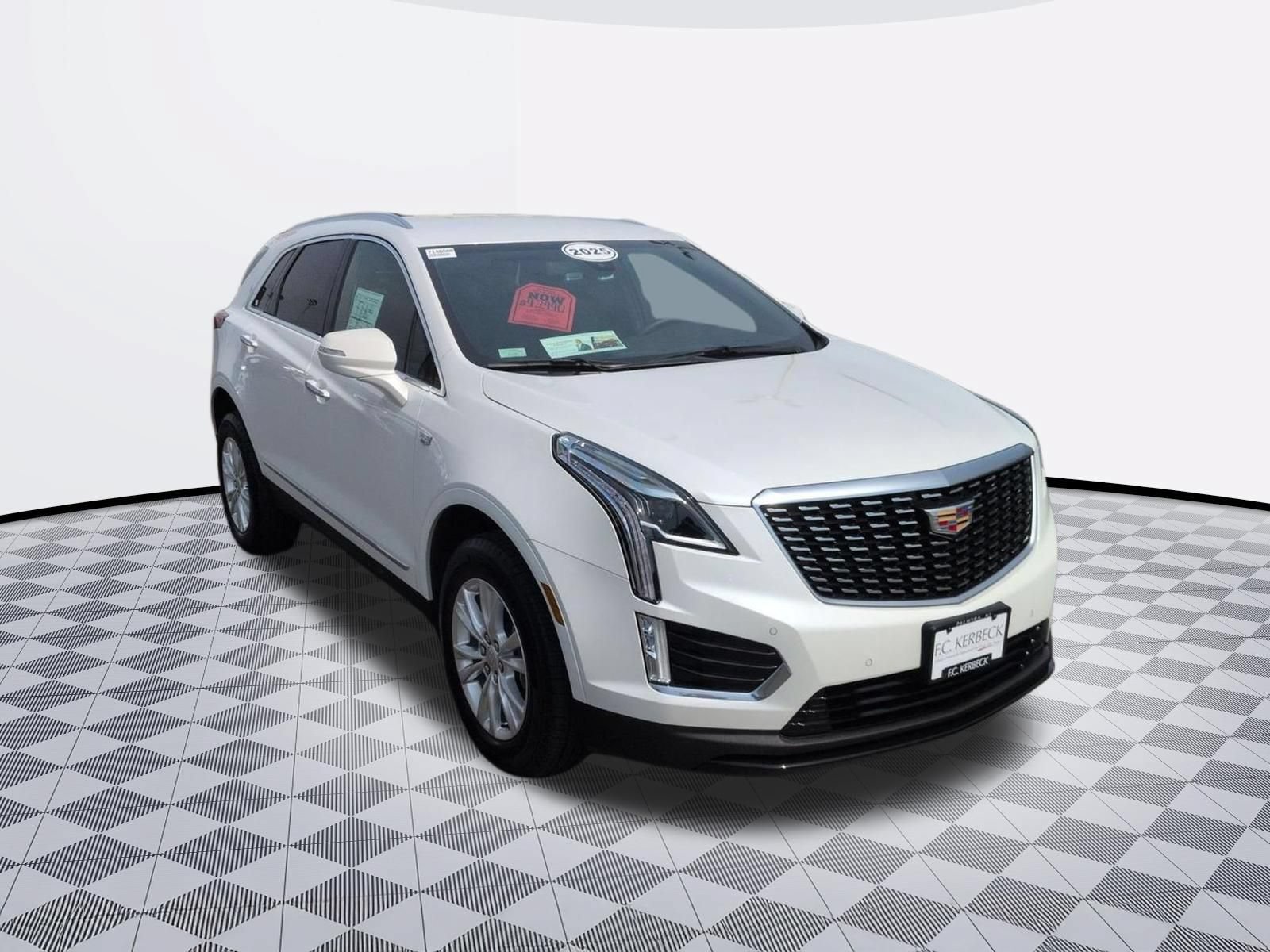 Certified 2025 Cadillac XT5 Luxury AWD/4WD image 2