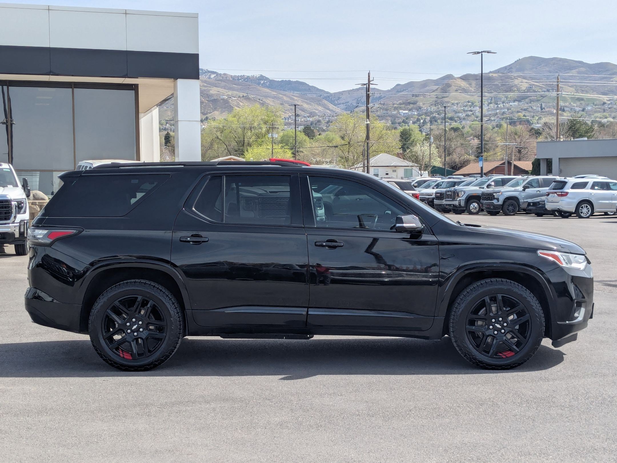 Used 2020 Chevrolet Traverse Premier w/ Redline Edition image 6