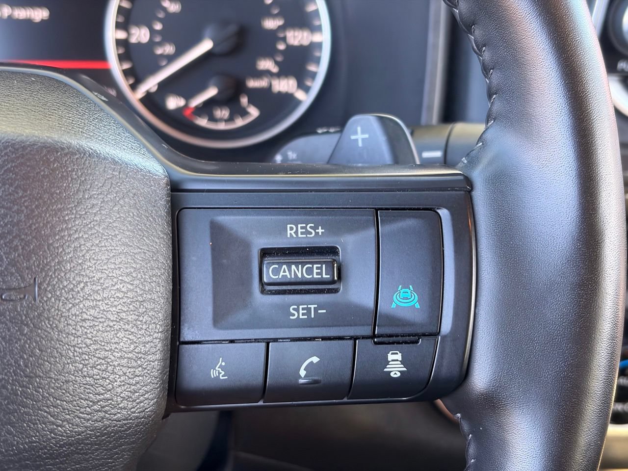 Certified 2025 Nissan Rogue SV AWD/4WD image 27