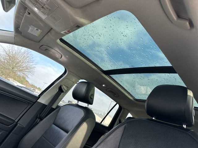 Used 2020 Volkswagen Tiguan SE w/ Panoramic Sunroof Package image 27