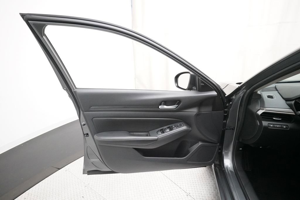 Certified 2025 Nissan Altima 2.5 SV AWD/4WD image 27