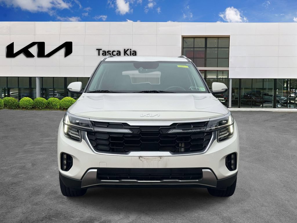 Used 2024 Kia Seltos SX w/ SX Sunroof Package AWD/4WD image 2