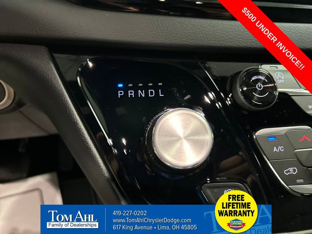 New 2026 Chrysler Voyager LX image 18