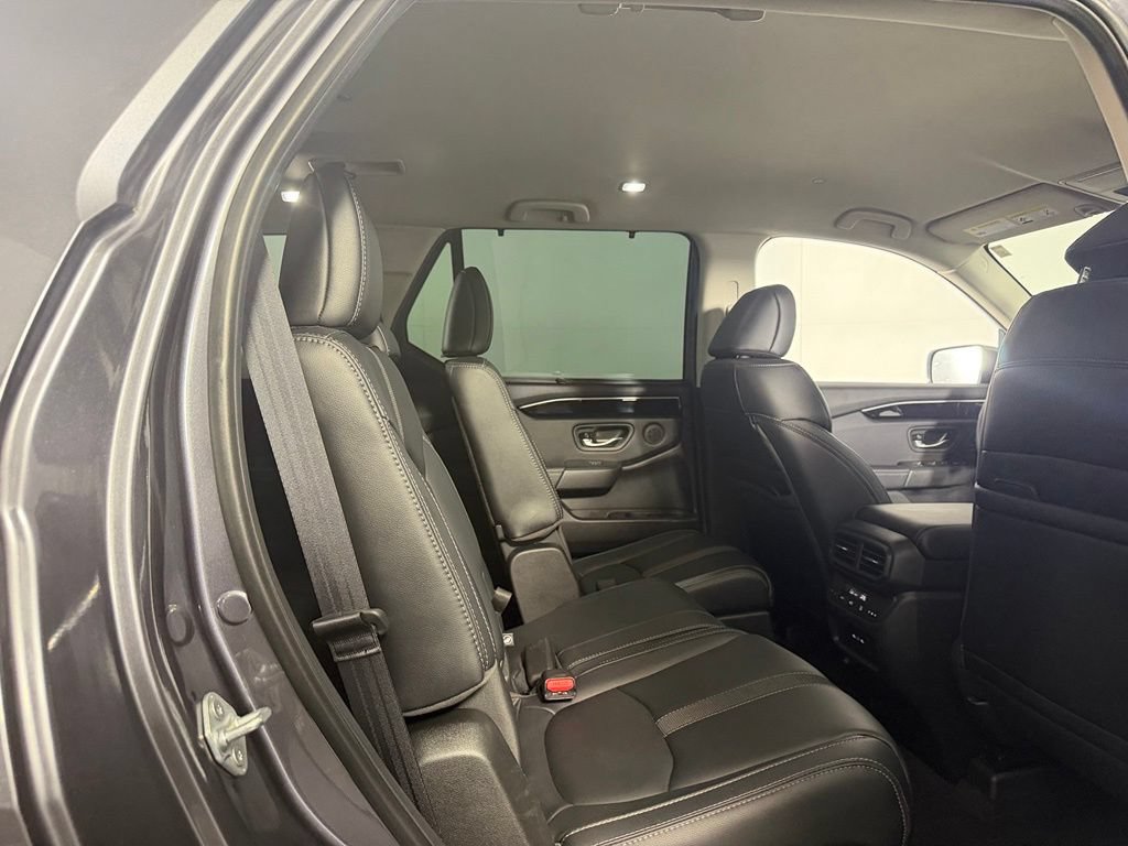Used 2025 Honda Pilot EX-L image 28