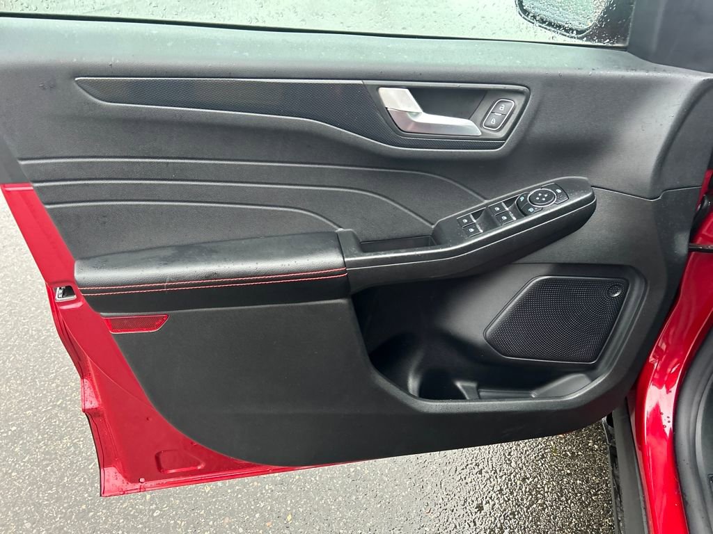 Used 2025 Ford Escape ST-Line w/ Tech Pack #1 image 16