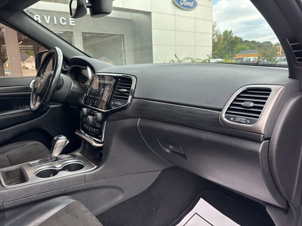 Used 2020 Jeep Grand Cherokee Laredo w/ Laredo X Package image 27