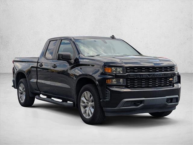 Used 2020 Chevrolet Silverado 1500 Custom w/ Custom Value Package AWD/4WD image 3