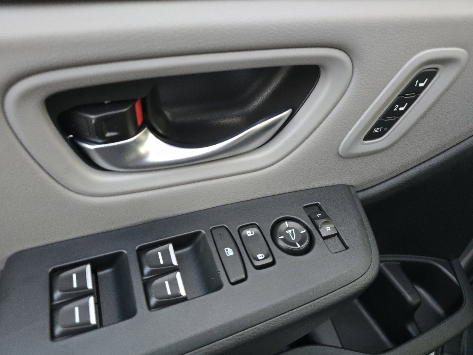 New 2025 Honda Pilot Touring image 33