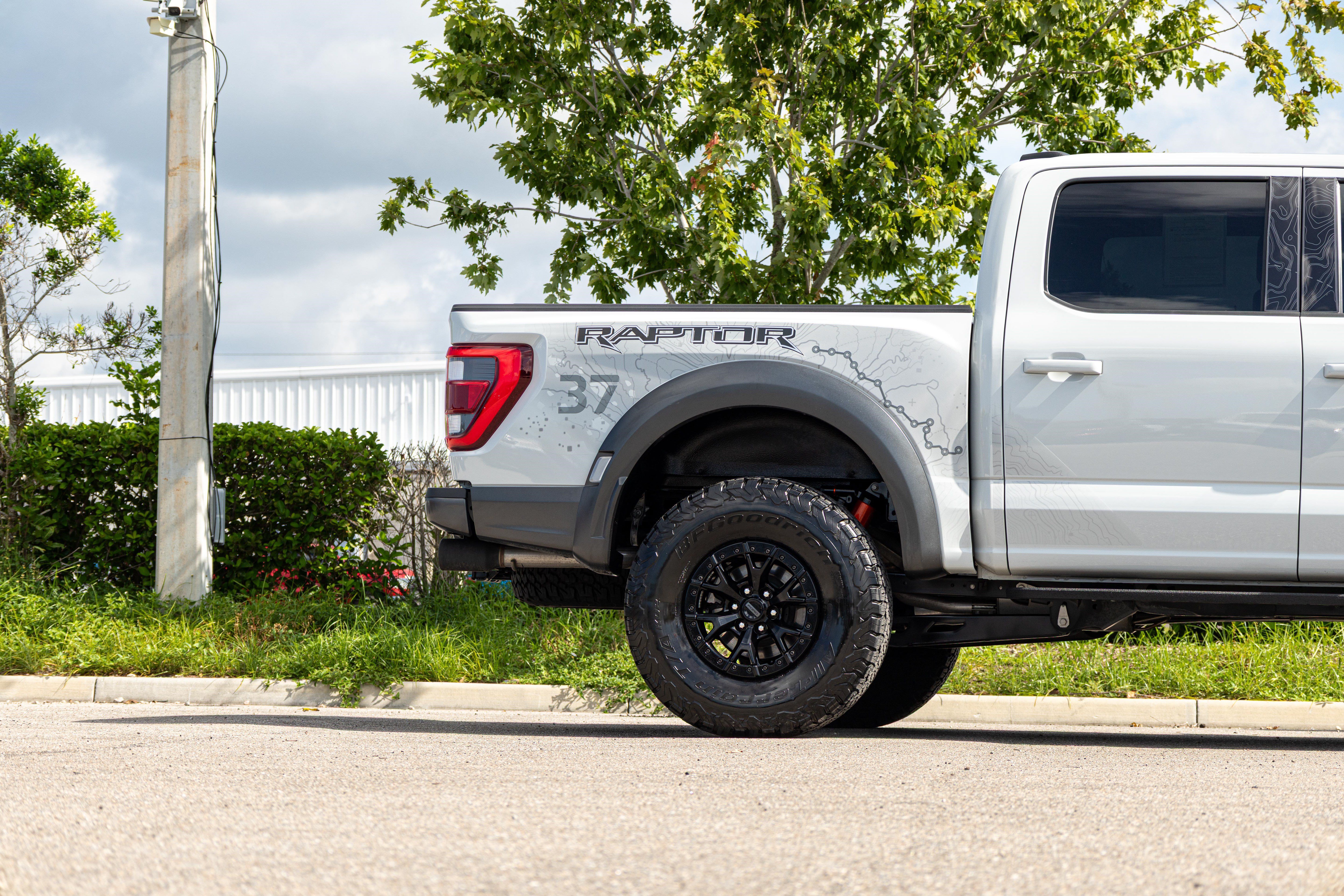 Used 2023 Ford F150 Raptor w/ Raptor 37 Performance Package AWD/4WD image 30