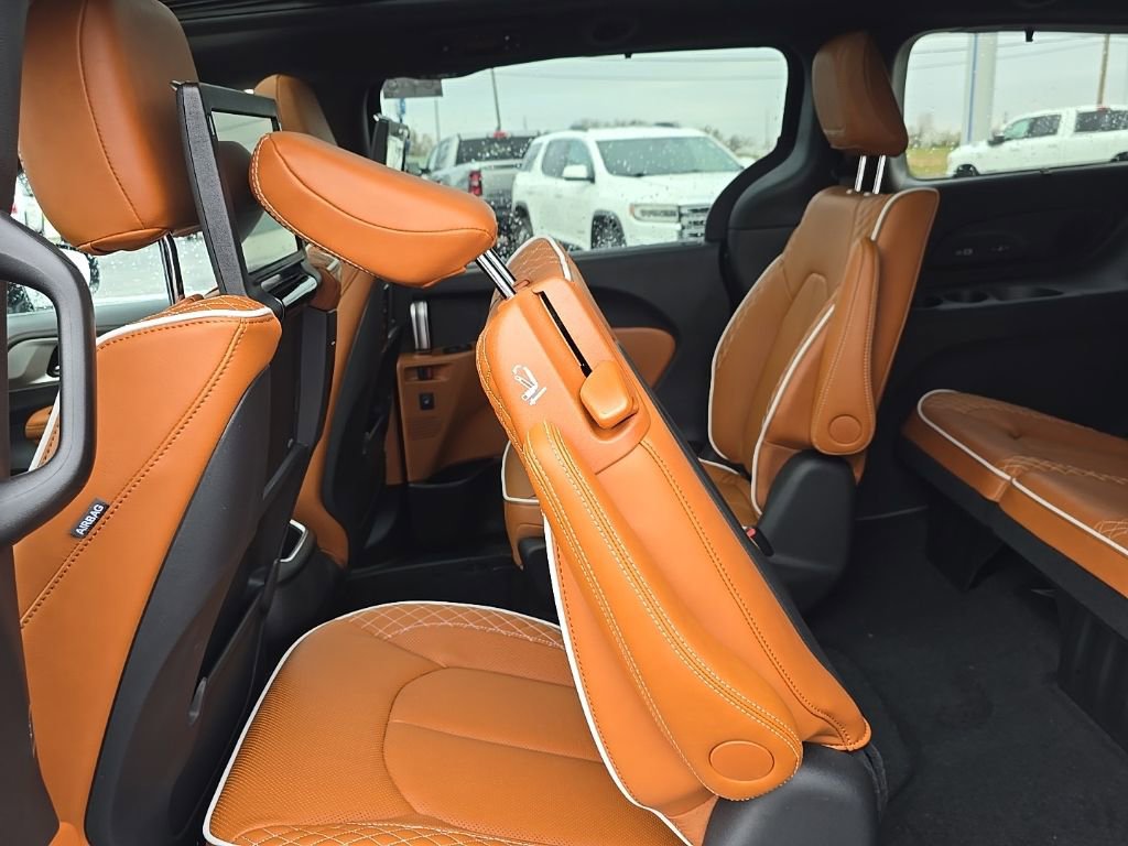 New 2026 Chrysler Pacifica Pinnacle FWD image 48