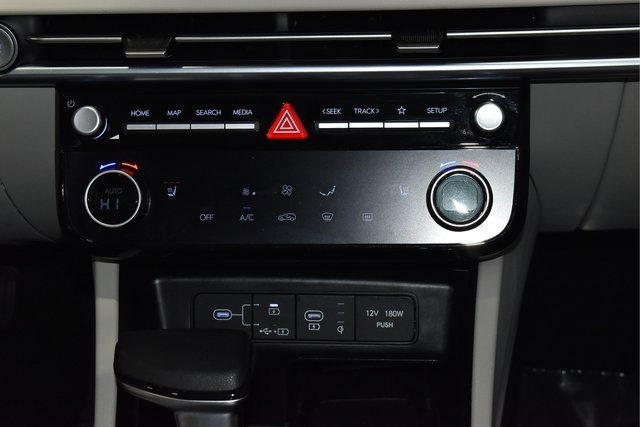 Used 2025 Hyundai Tucson SEL AWD/4WD image 29