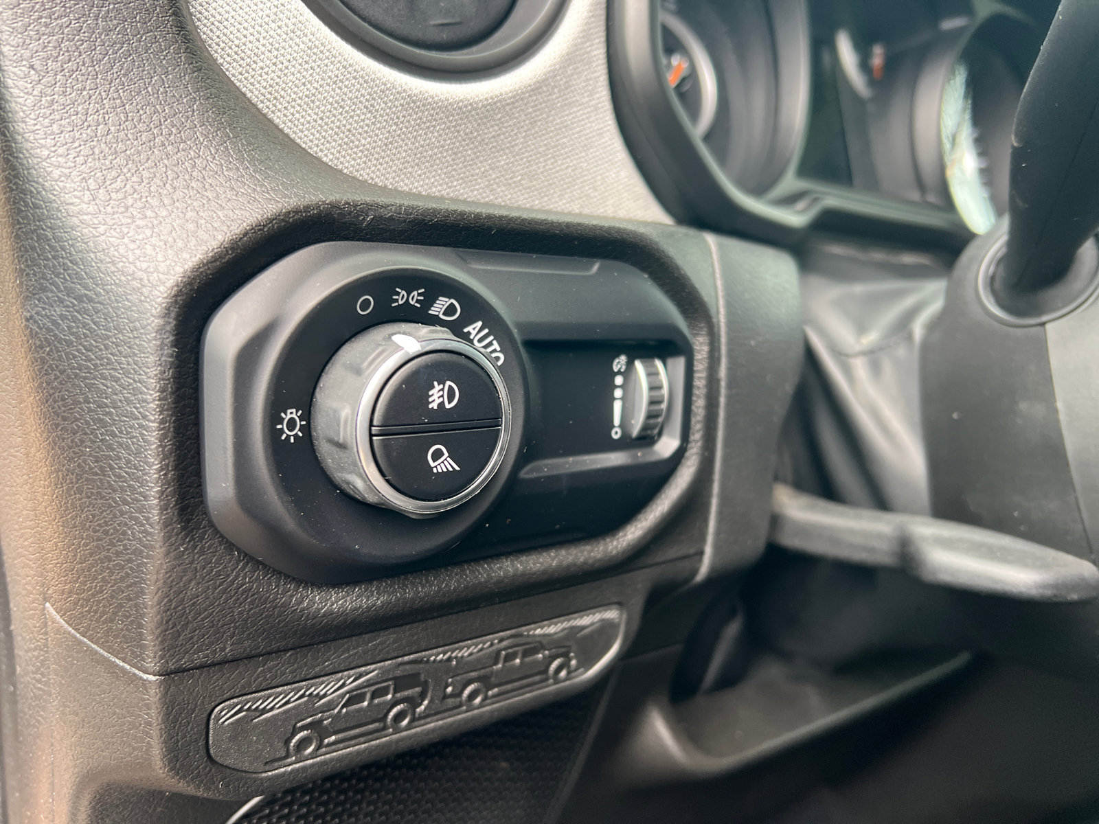 Used 2024 Jeep Gladiator Sport image 27