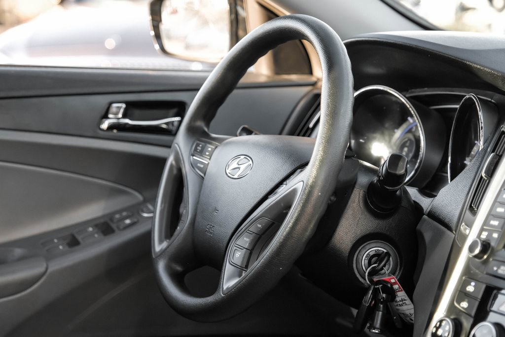 Used 2014 Hyundai Sonata GLS w/ Popular Equipment Group 2 image 11
