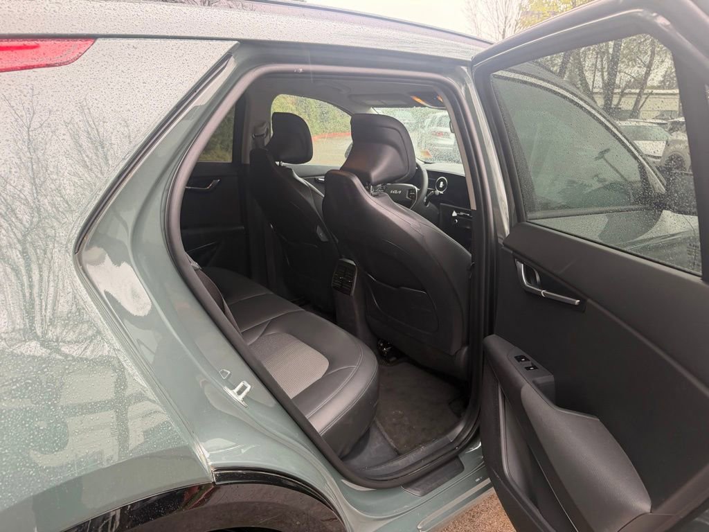 Used 2024 Kia Niro Wind w/ Wind Preserve Package FWD image 15