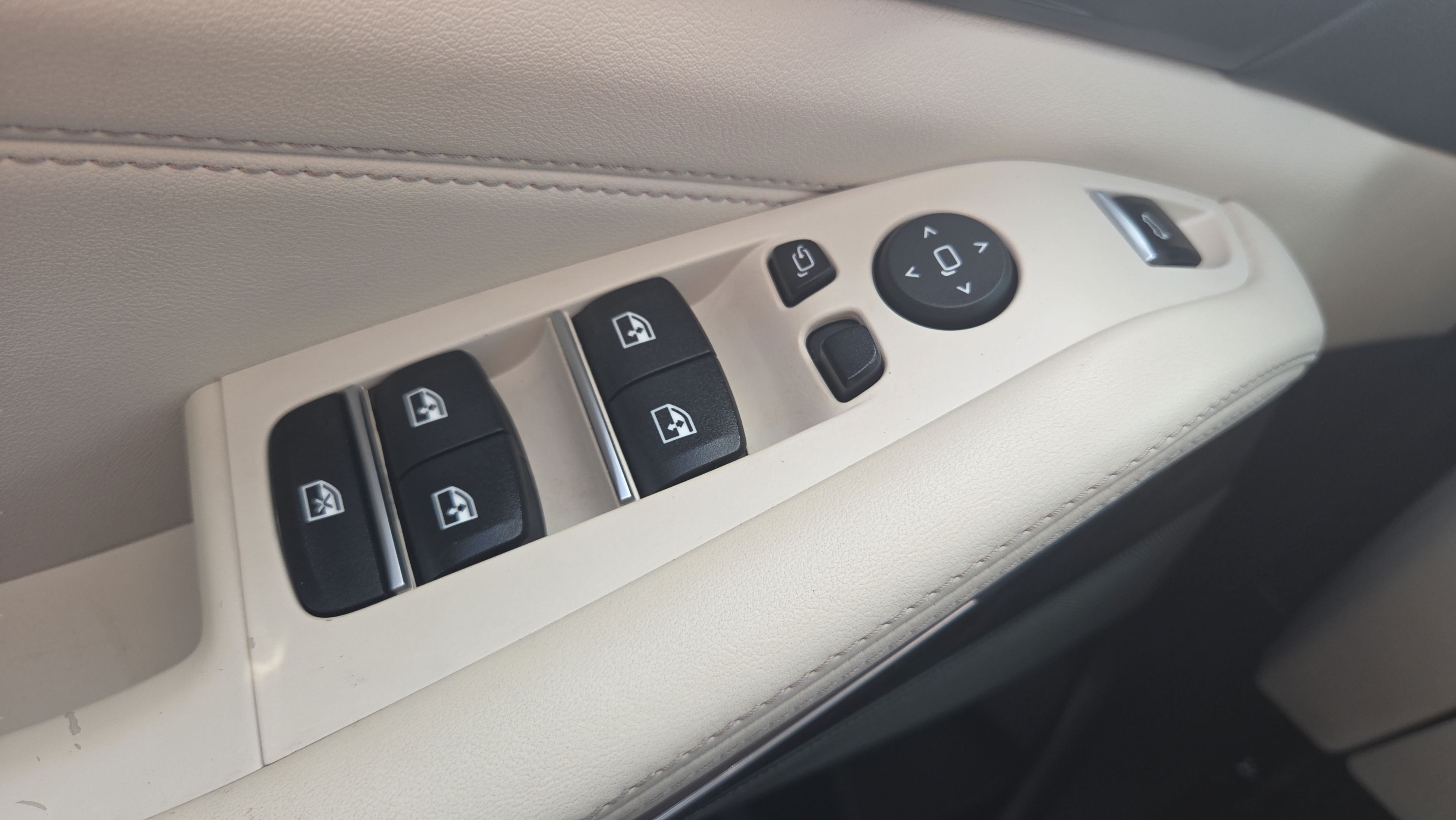 Used 2024 BMW X5 sDrive40i w/ Premium Package RWD image 39