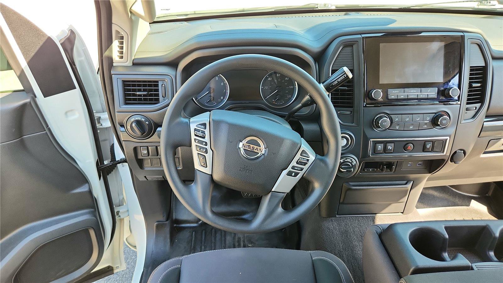 Used 2022 Nissan Titan SV AWD/4WD image 16