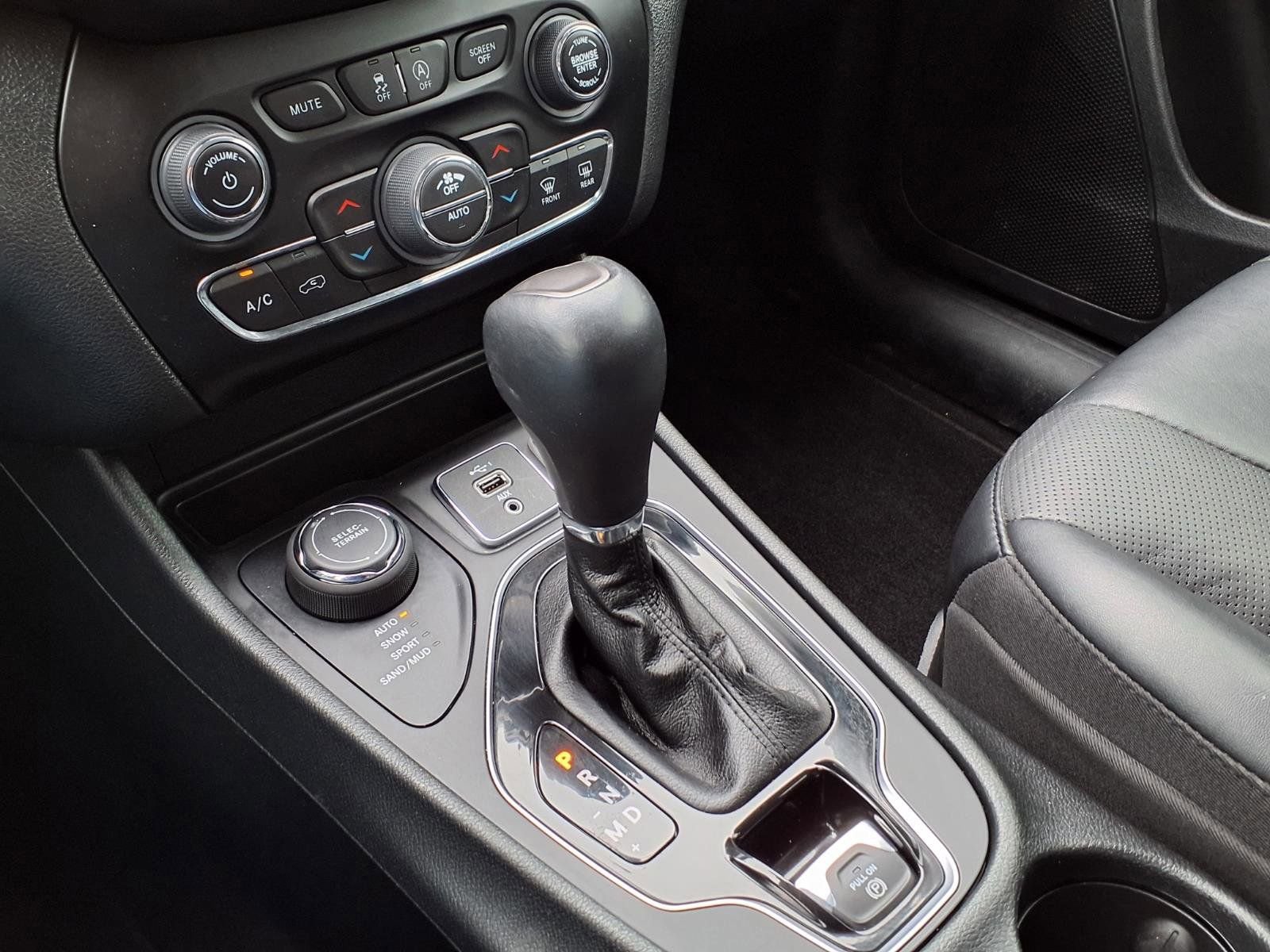 Used 2023 Jeep Cherokee Altitude Lux AWD/4WD image 25