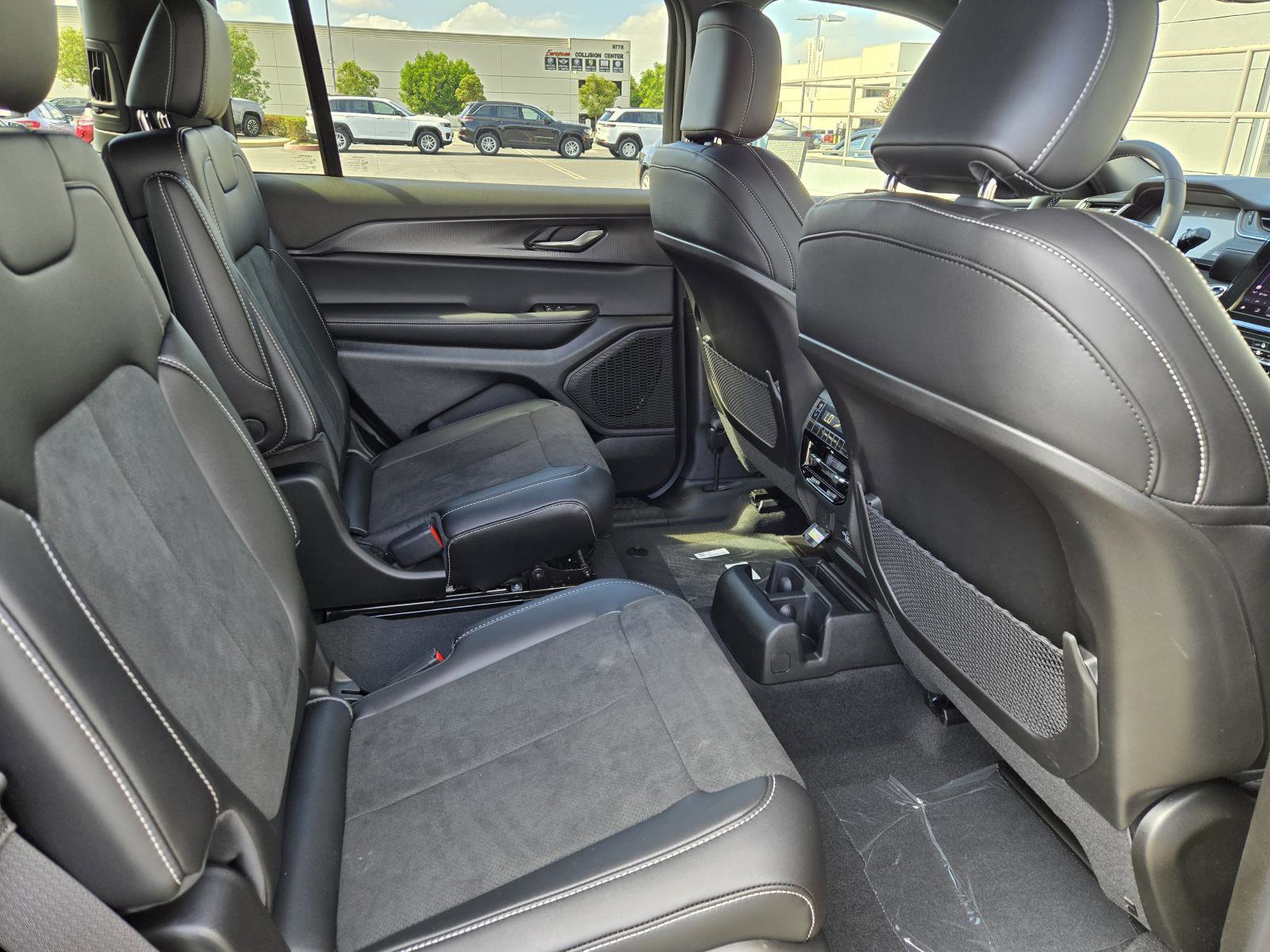 New 2025 Jeep Grand Cherokee L Altitude image 31