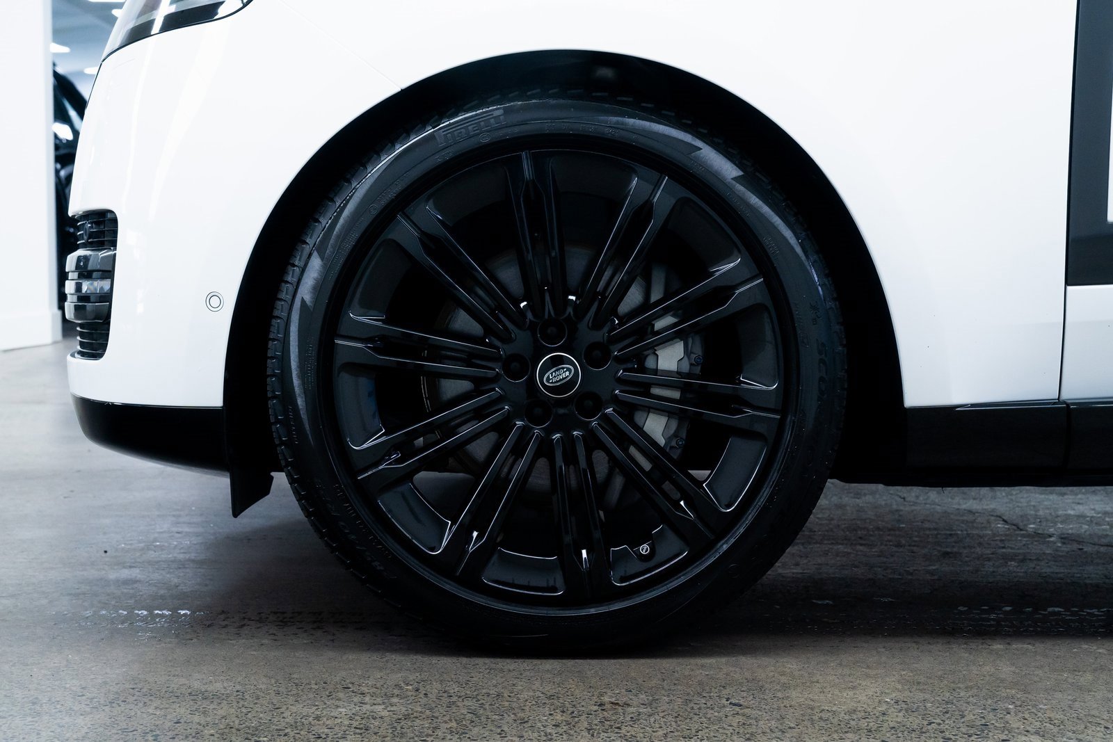 Used 2022 Land Rover Range Rover SE image 7